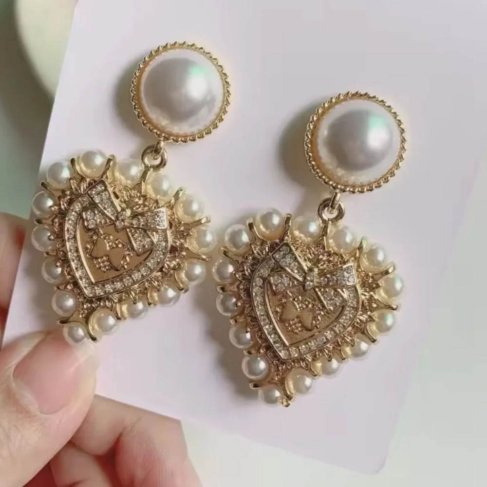 Baroque Pearl Heart Gold Earrings - Picture 2 of 7